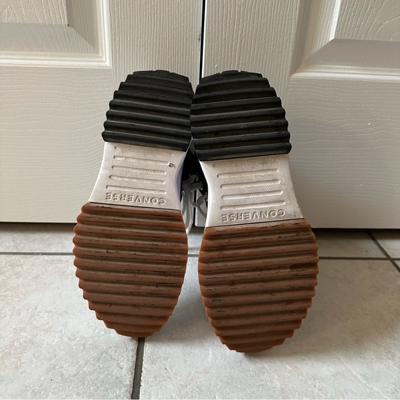 [SOLD] CONVERSE Run Star Hike Sneakers (women’s US 7, black/white/gum) - Picture 5 of 6